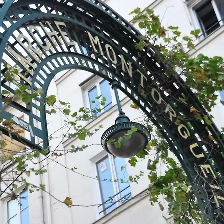 Splendid 3 Bdrs Flat In A Prime Location Of * Parigi