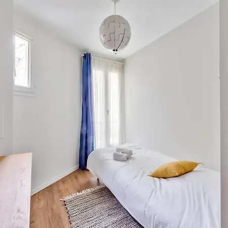 Splendid 3 Bdrs Flat In A Prime Location Of Paris
